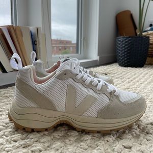 Vejas Venturi Sneakers